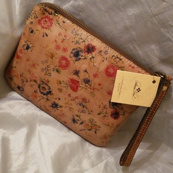 Patricia Nash Handbags - Patricia Nash Veg Tan Cassini